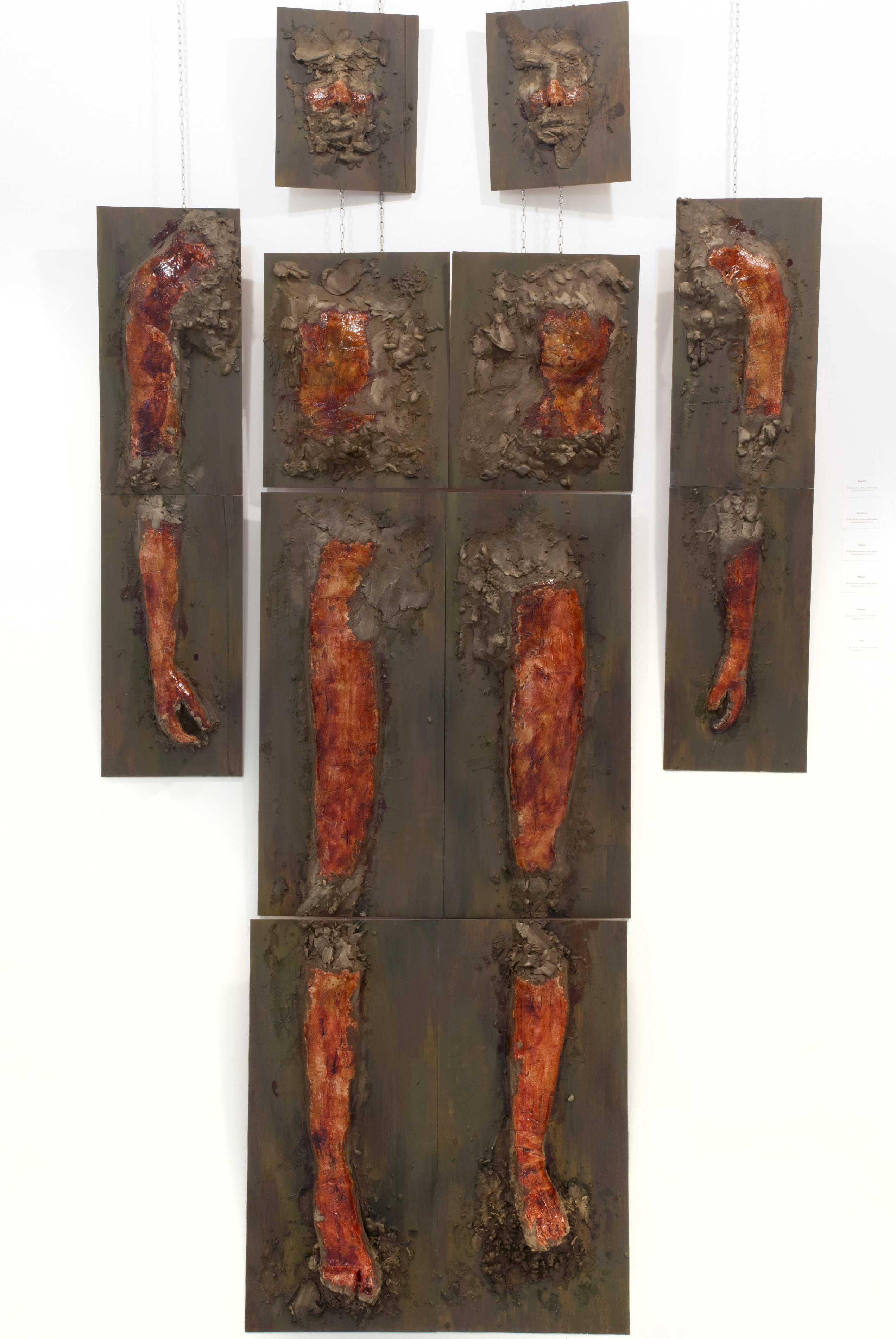 El cuerpo obra con piezas en relieve del cuerpo humano